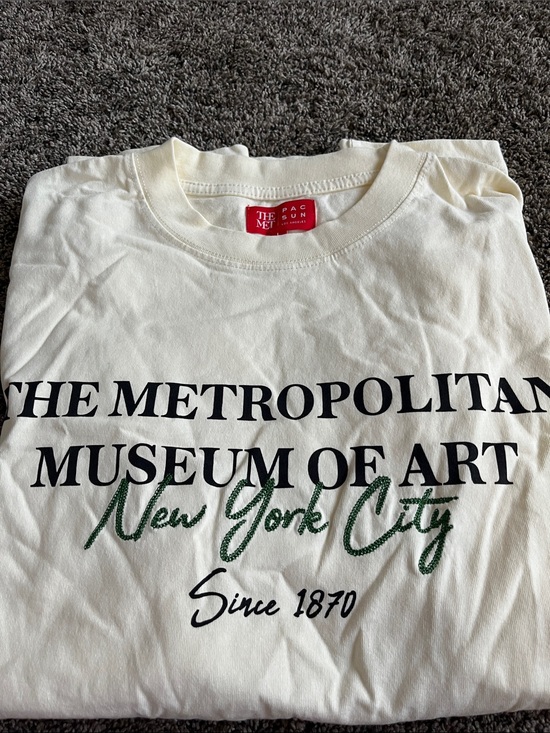 PacSun Other - PacSun -Metropolitan Museum of Art New York City Graphic Tee - Cream large.